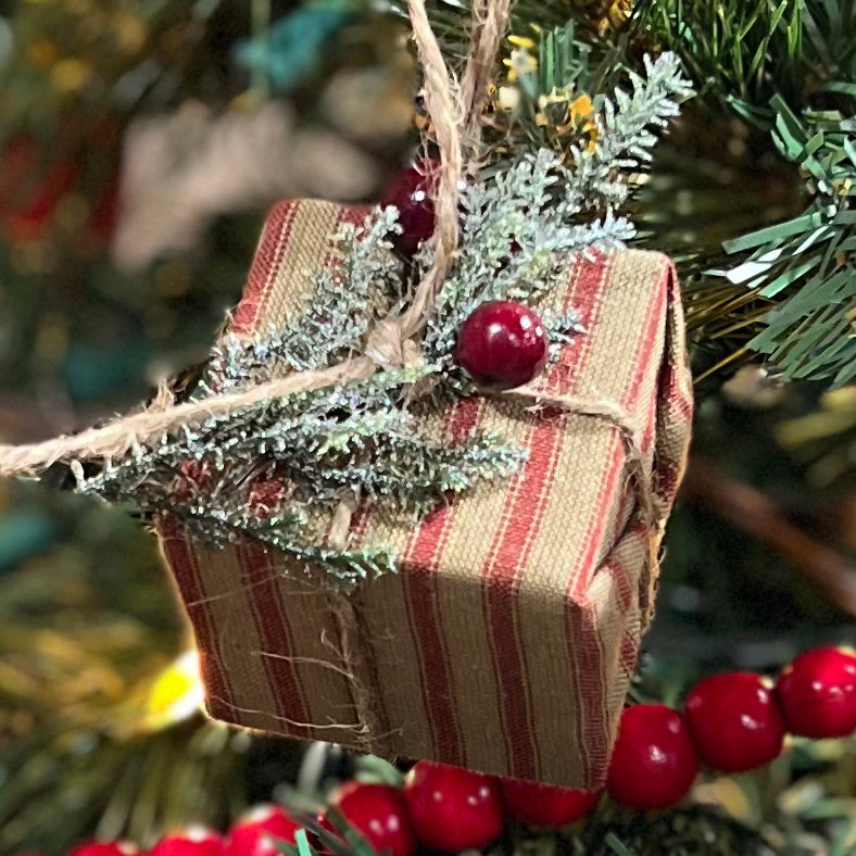 Present Ornament