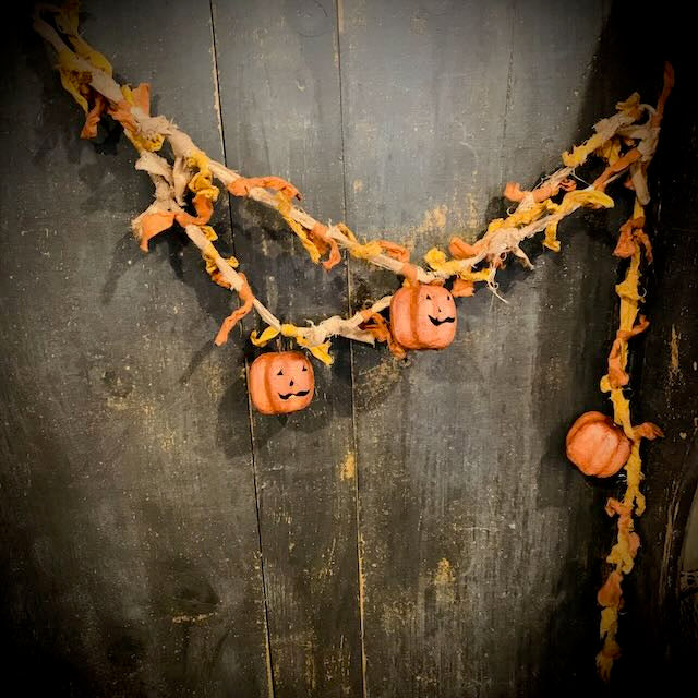 Jack-o-Lantern Garland- 82 inch