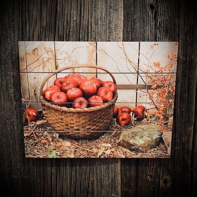 Smokehouse Apples Pallet Art