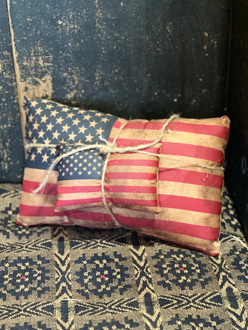 Hand Sewn Distressed Patriotic Pillow Set