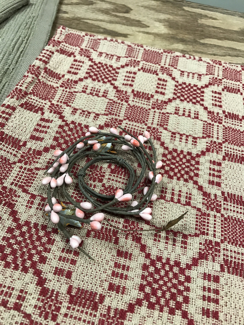 Peach Pip Berry Candle Ring w/ Rusty Stars