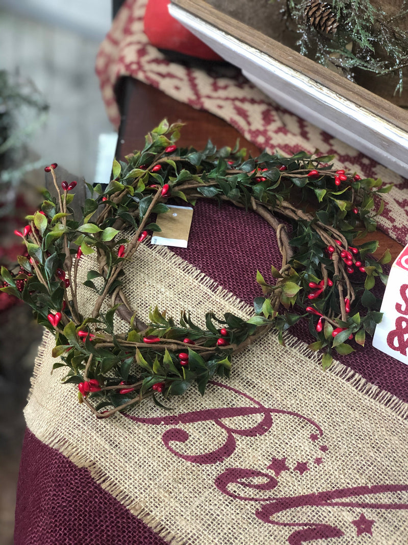 Boxwood & Pip Berry Candle Wreath